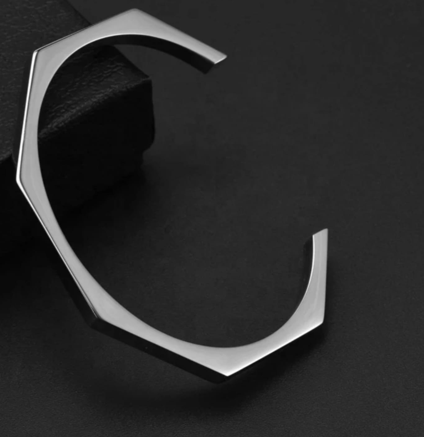 Hexagon 💎 Diamond Cut Hand Cuff – Bold, Stylish & Timeless