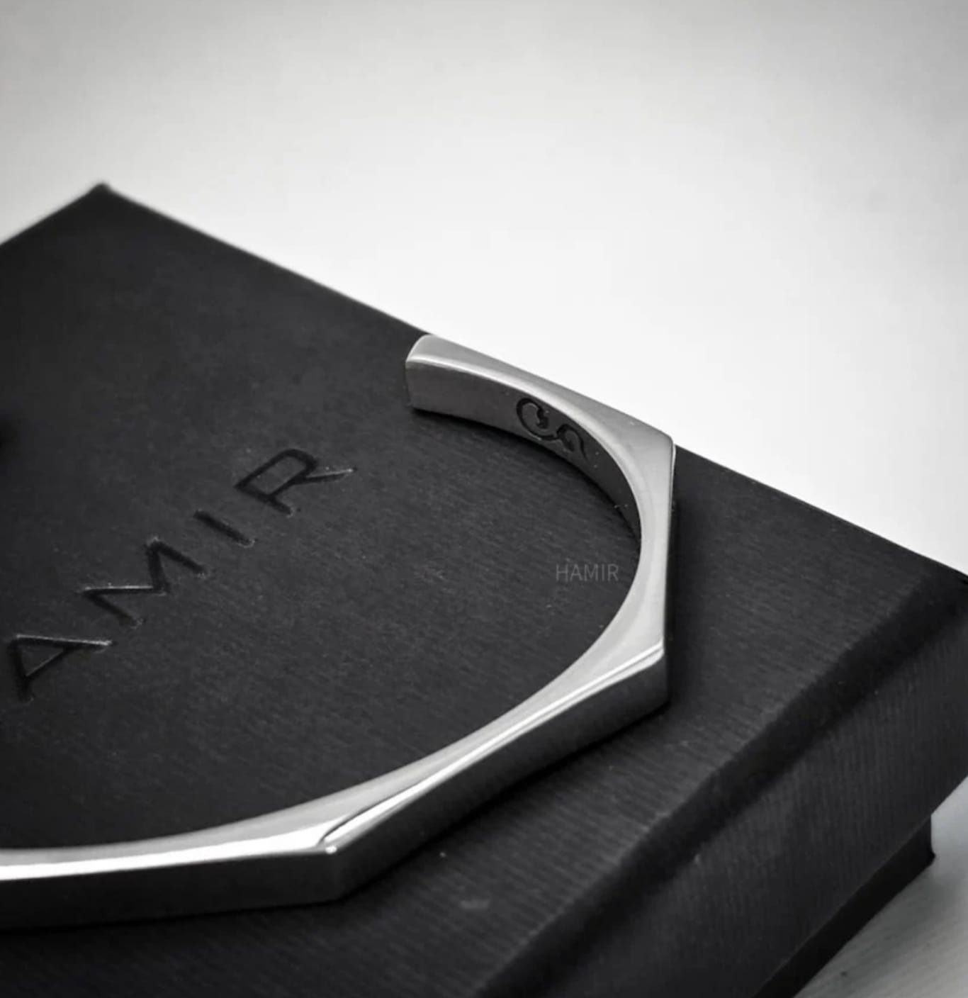 Hexagon 💎 Diamond Cut Hand Cuff – Bold, Stylish & Timeless