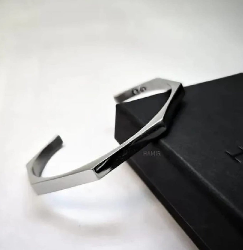 Hexagon 💎 Diamond Cut Hand Cuff – Bold, Stylish & Timeless